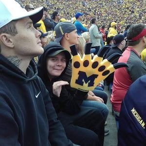 Meet your Posher, Logan